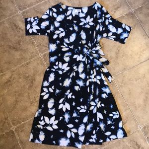 Maternity navy floral wrap dress size small